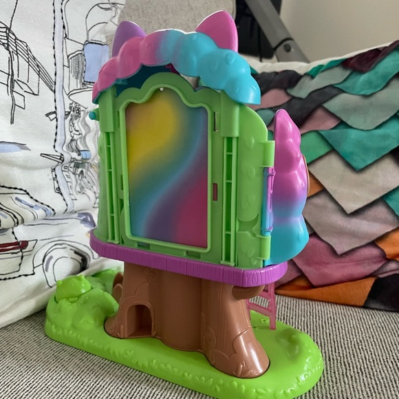 Gabby’s playhourse Colorful Kids Playset with Figures - Picture 4 of 4